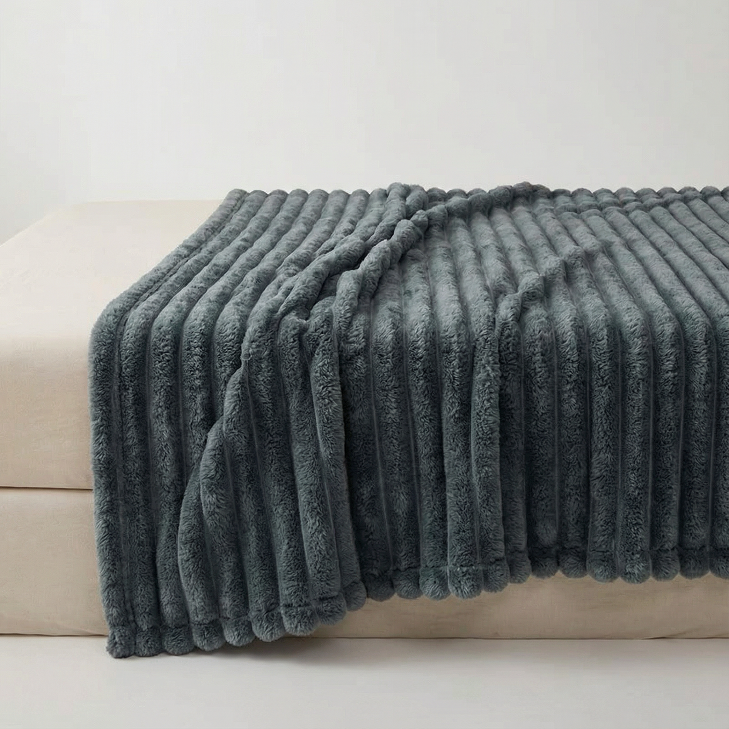 Faux Rabbit Fur Throw Blanket – Textured Plush Design